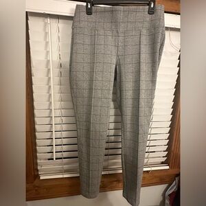 Nine West black and gray stripped leggings. Size large. Length short.